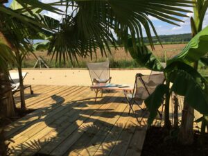 Location maison authentique donnant sur champs et vignes avec terrain de pétanque, à Coteaux-sur-Loire, en Indre-et-Loire pour des groupes de 10 personnes