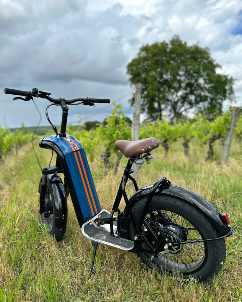 Trottinette équipée de selle